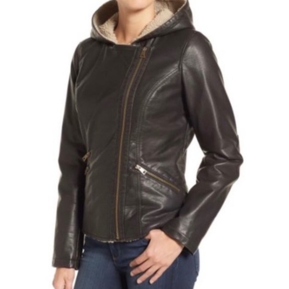 Levi's Faux Leather Bomber Jacket - Picture 2 of 6